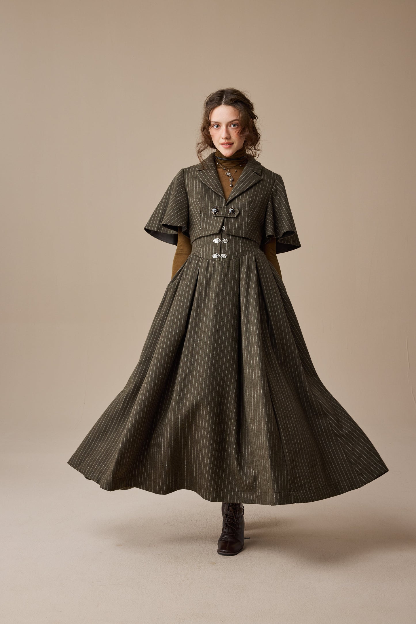 Clarise 22 |Retro Wool Skirt & Cape (2 pieces)