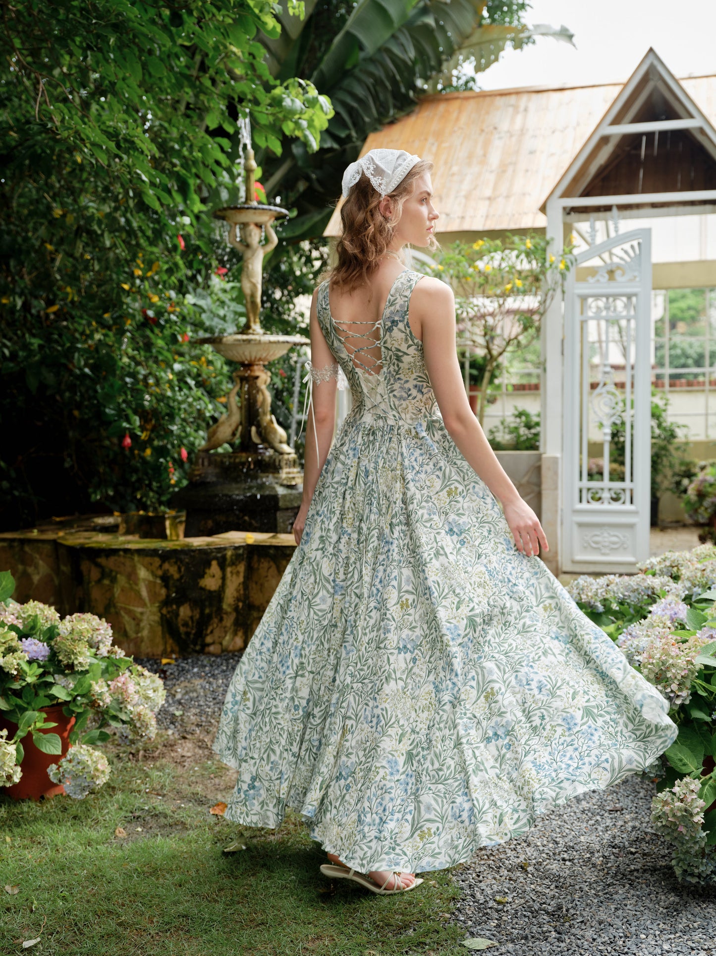 Vanille 18 | Jane’s Garden Dress