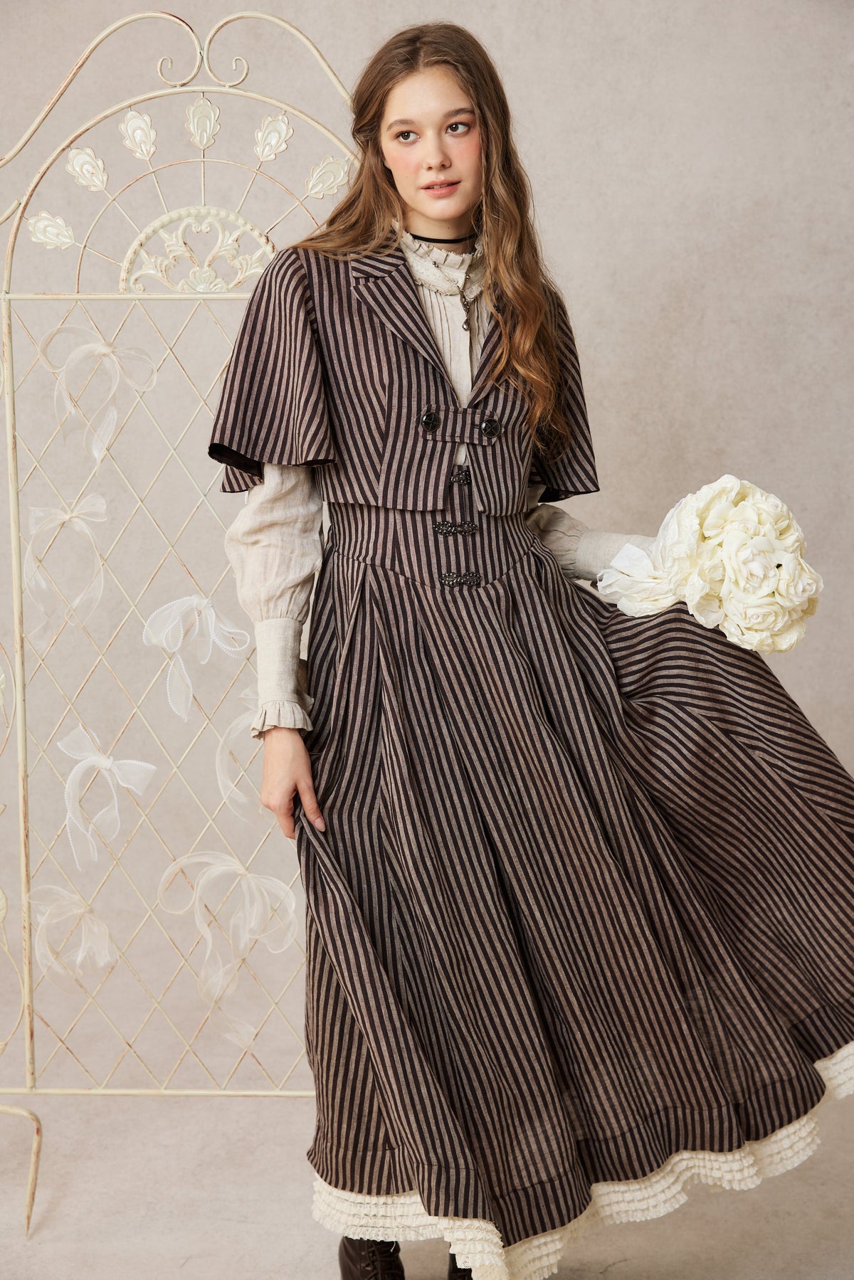 Clarise 22 |Retro Linen Skirt & Cape (2 pieces)