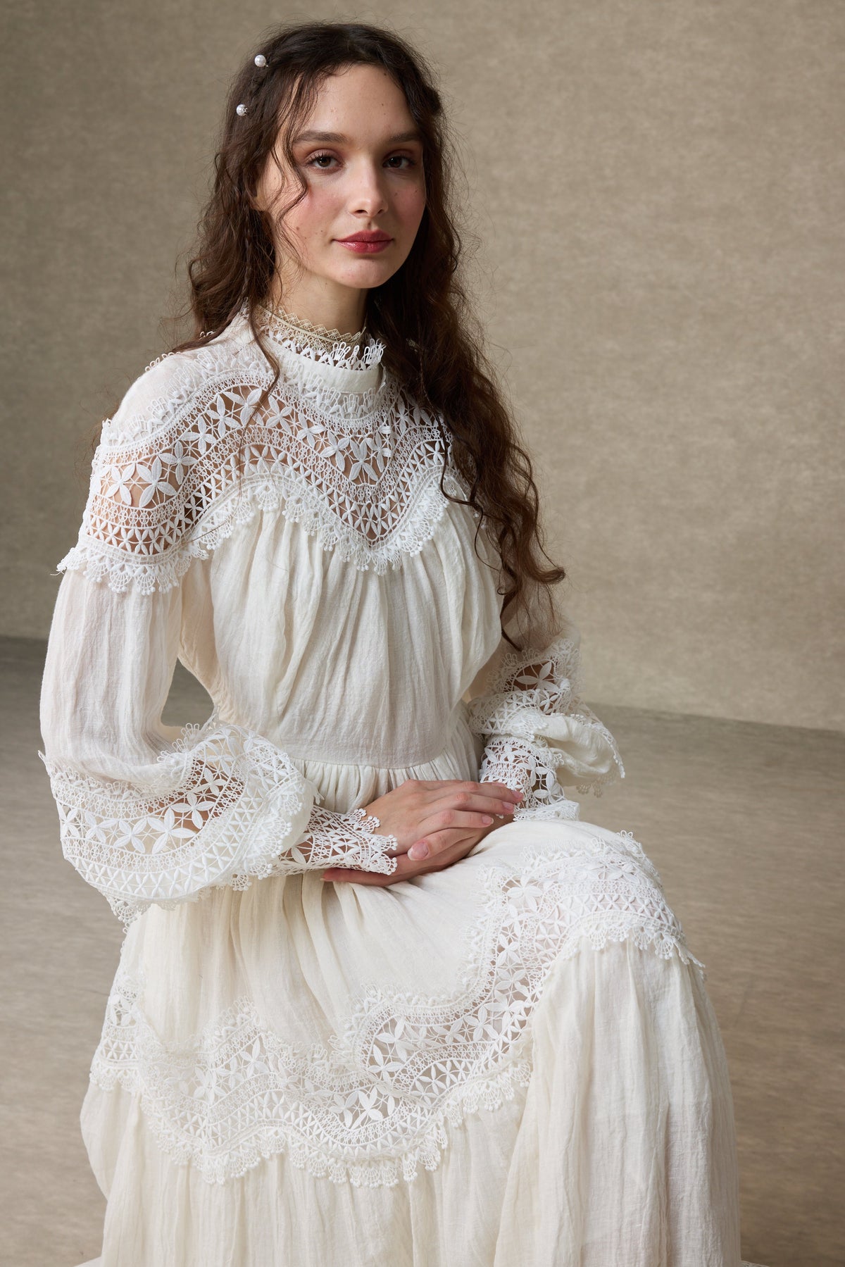 Pearlman 25 | Lace Linen Dress Gown