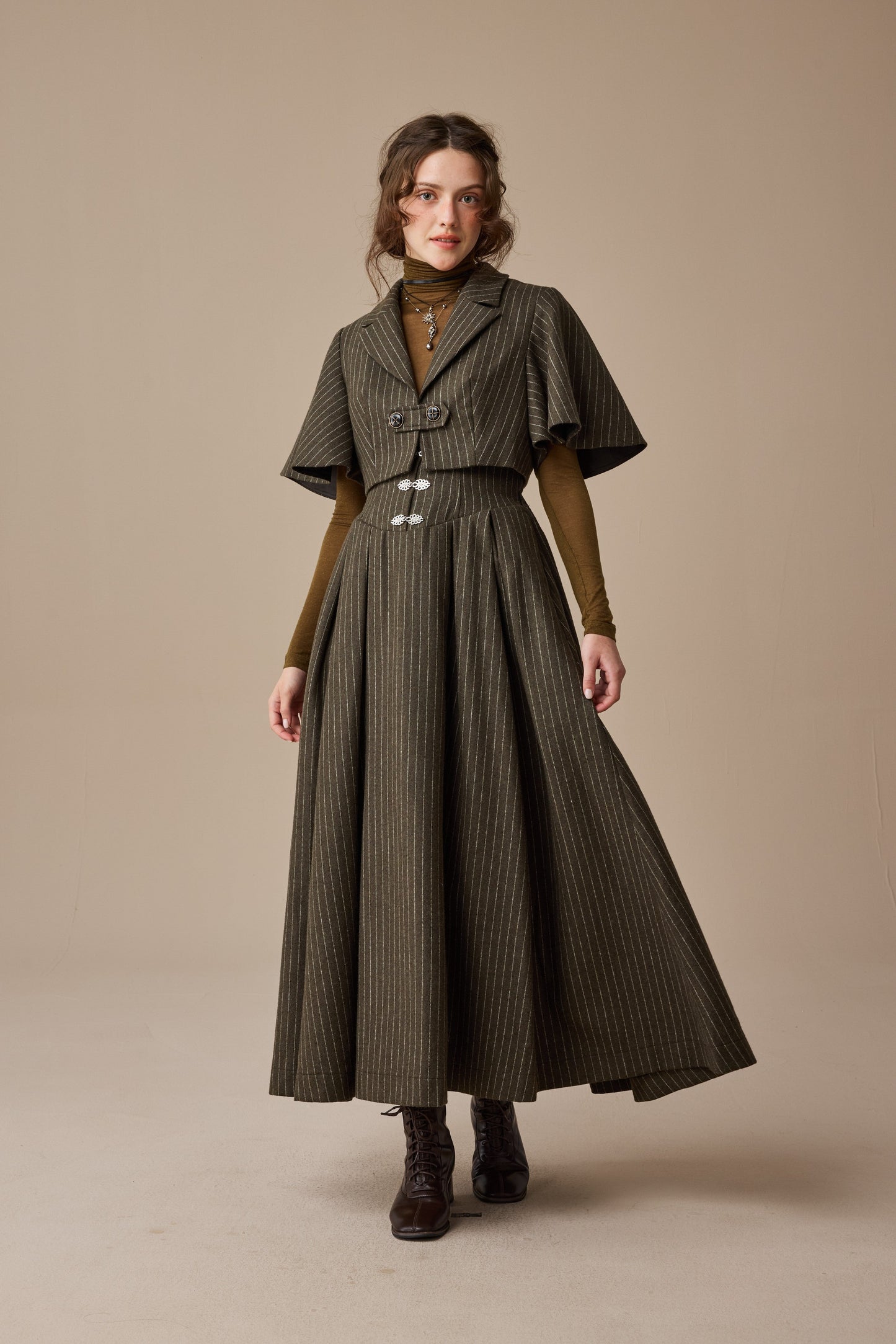 Clarise 22 |Retro Wool Skirt & Cape (2 pieces)