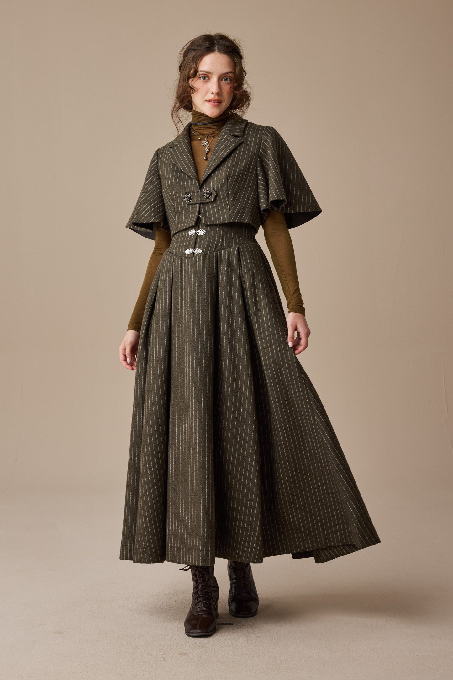 Clarise 22 |Retro Wool Skirt & Cape (2 pieces)