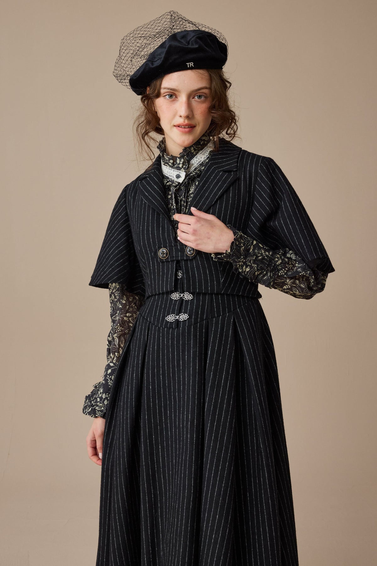 Clarise 22 |Retro Wool Skirt & Cape (2 pieces)