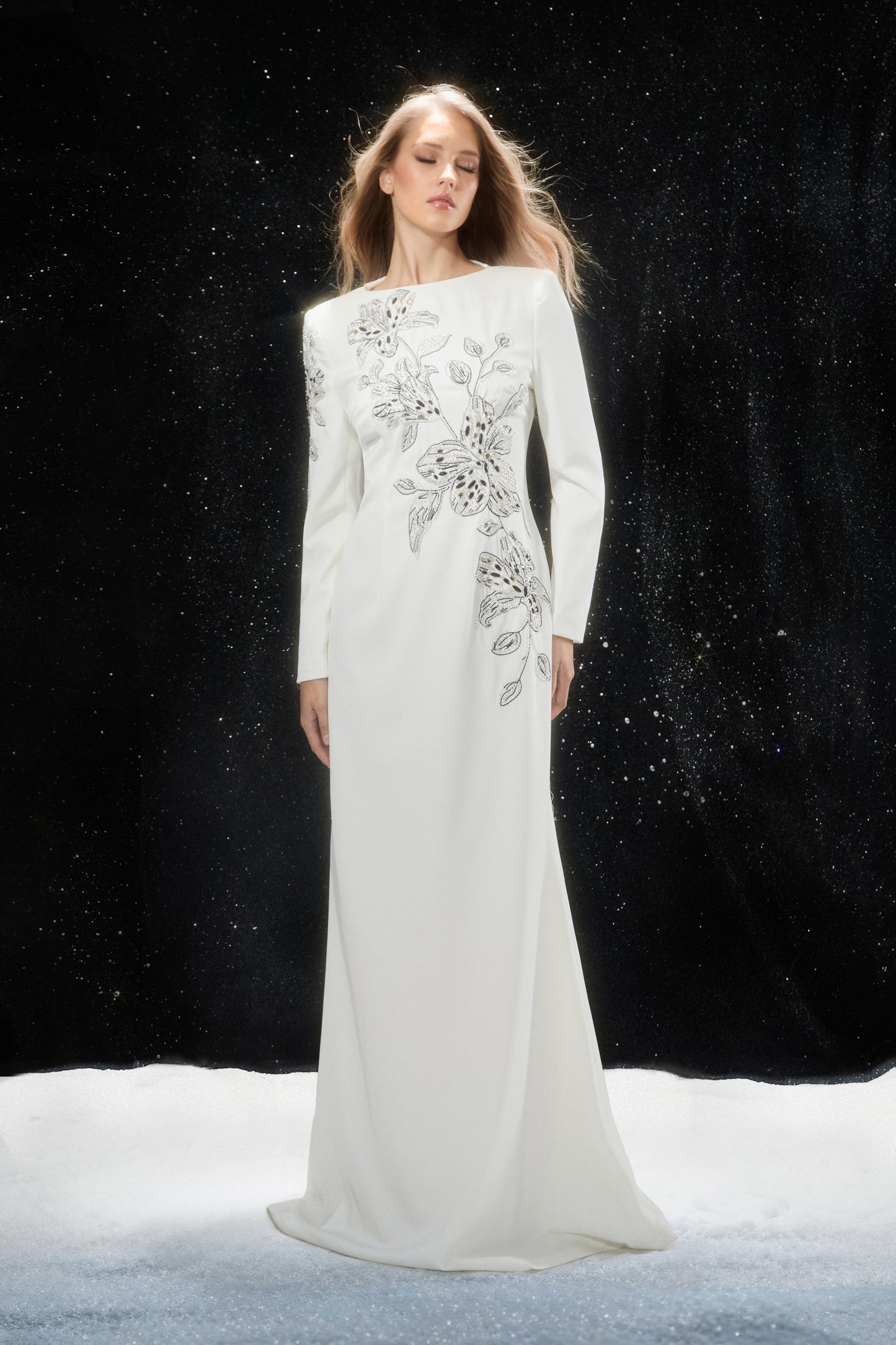 Remarkable Entrance White Floral Embroidered Long Sleeve Maxi Dress