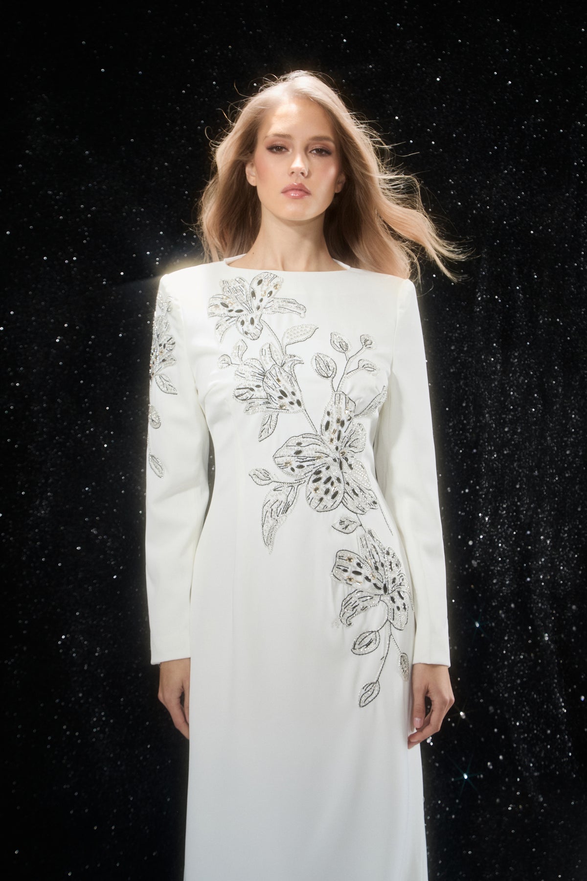 Remarkable Entrance White Floral Embroidered Long Sleeve Maxi Dress