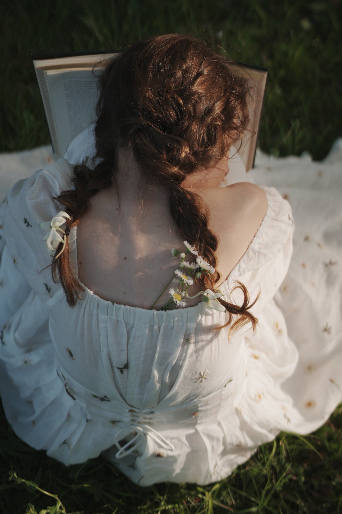 Phoenix 24 | Embroidery Daisy Linen Dress