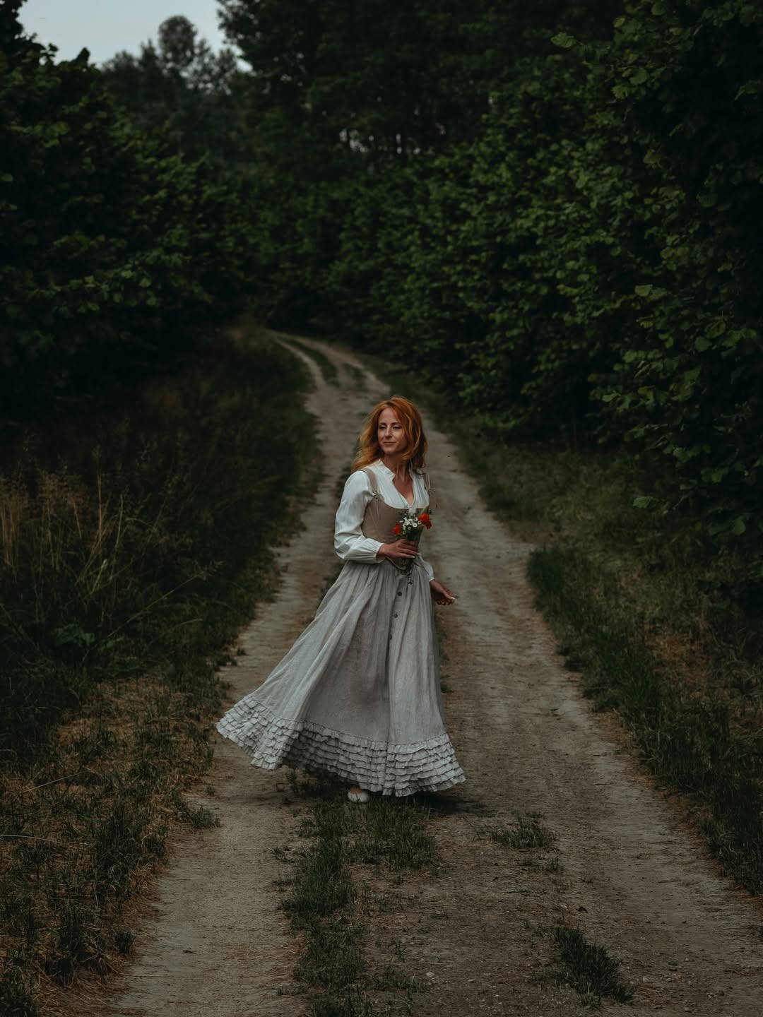 Dorothy 27 | Ruffled maxi linen skirt