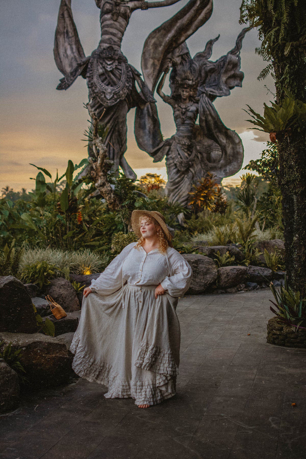 Dorothy 27 | Ruffled maxi linen skirt