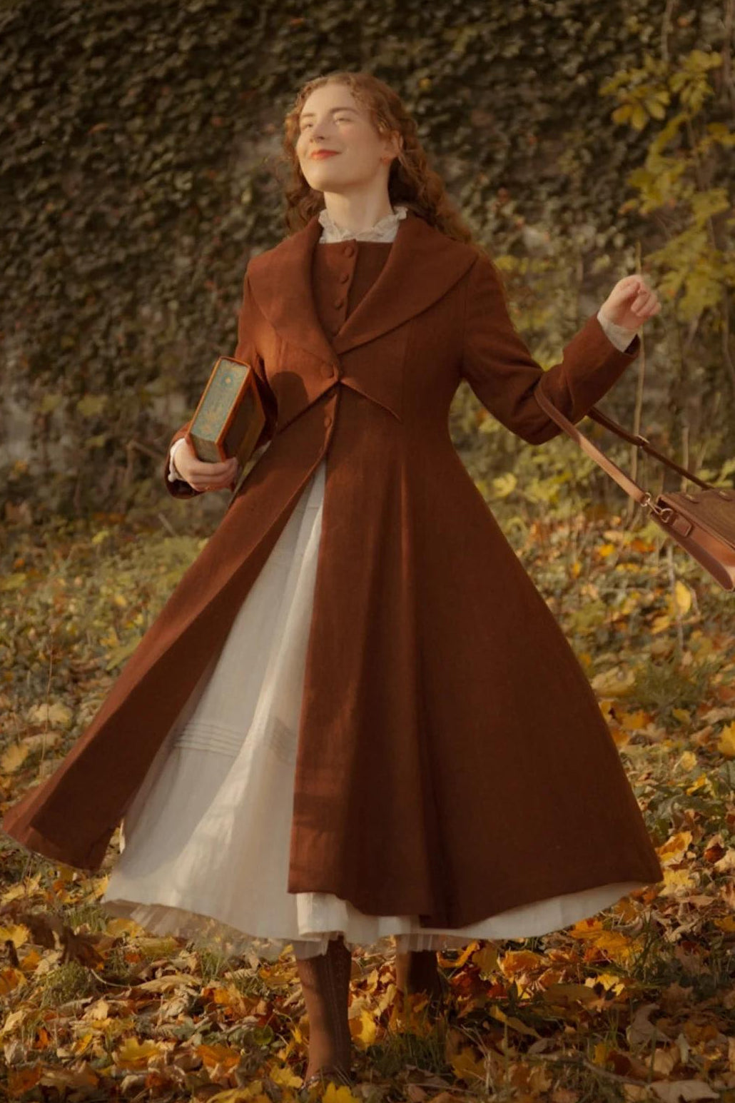 Gemma 17 | 100% wool victorian coat