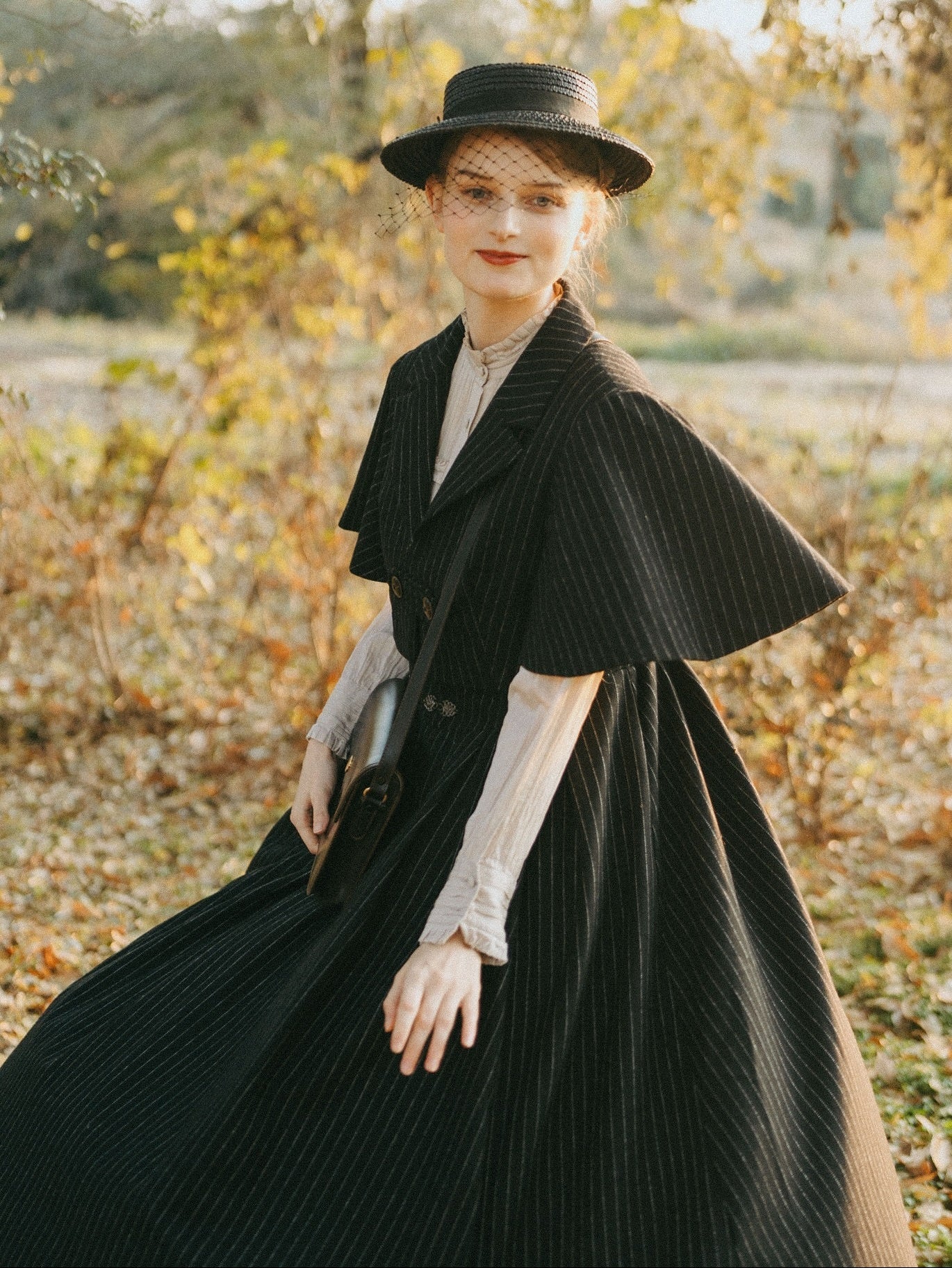 Clarise 22 |Retro Linen Skirt & Cape (2 pieces)