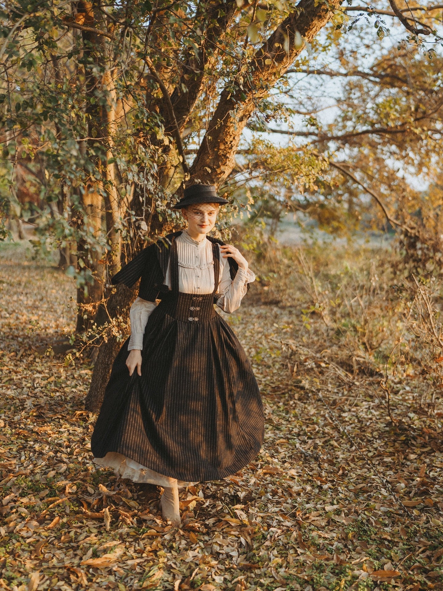 Clarise 22 |Retro Linen Skirt & Cape (2 pieces)