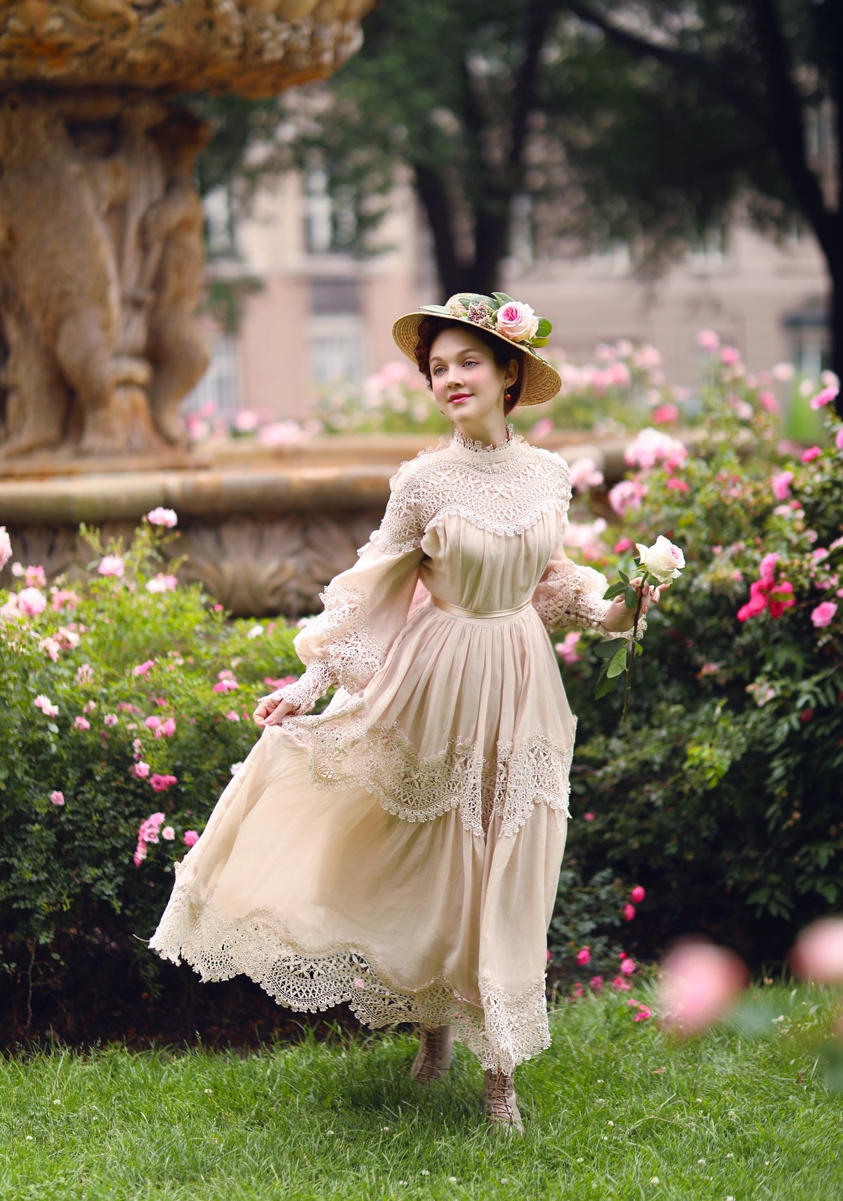 Pearlman 25 | Lace Linen Dress Gown