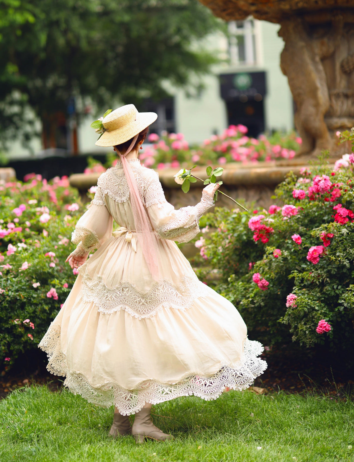 Pearlman 25 | Lace Linen Dress Gown