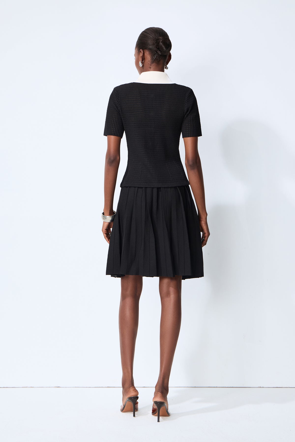 Simple Look Black Contrast Collar Knit Top & Pleated Skirt Set
