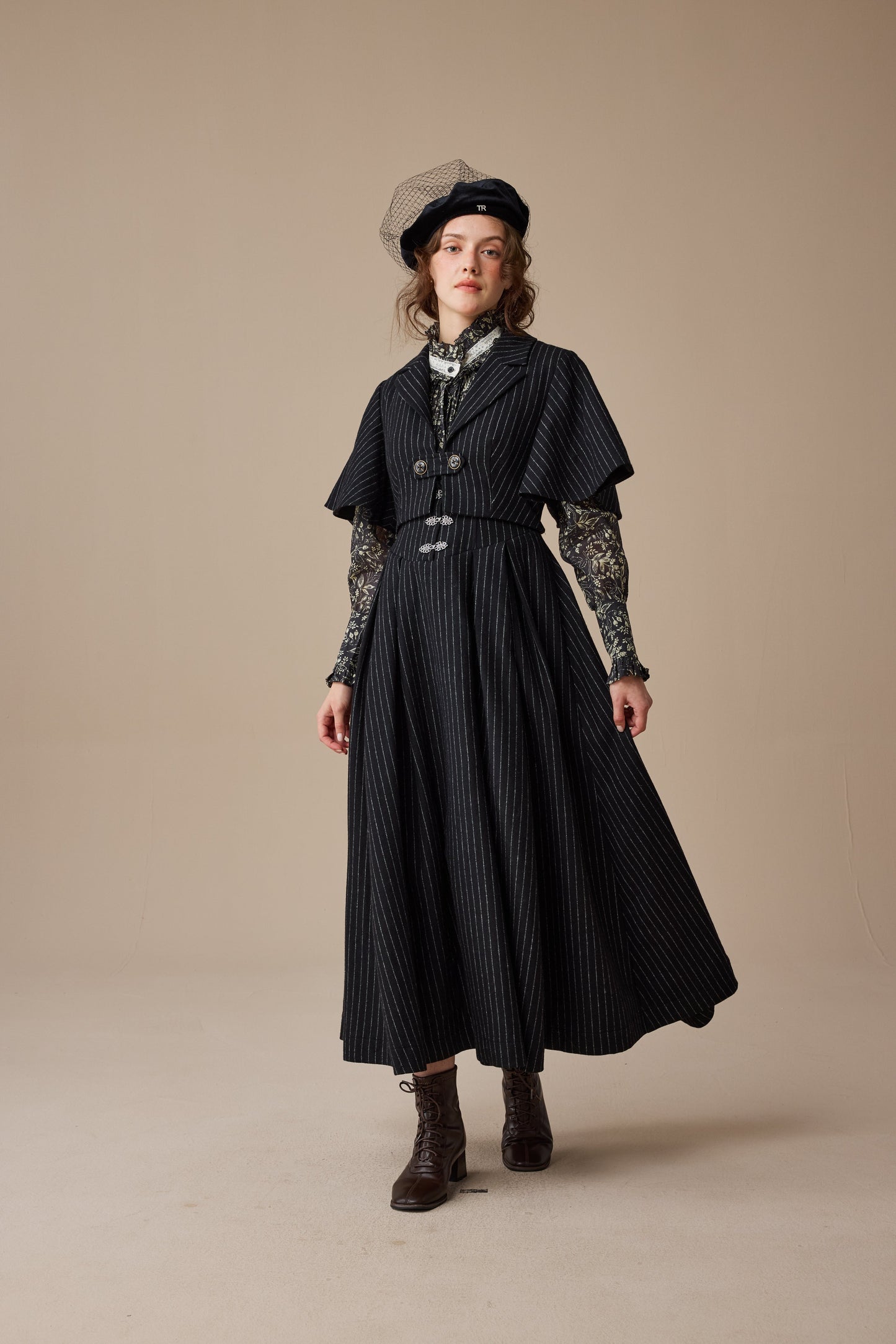 Clarise 22 |Retro Wool Skirt & Cape (2 pieces)