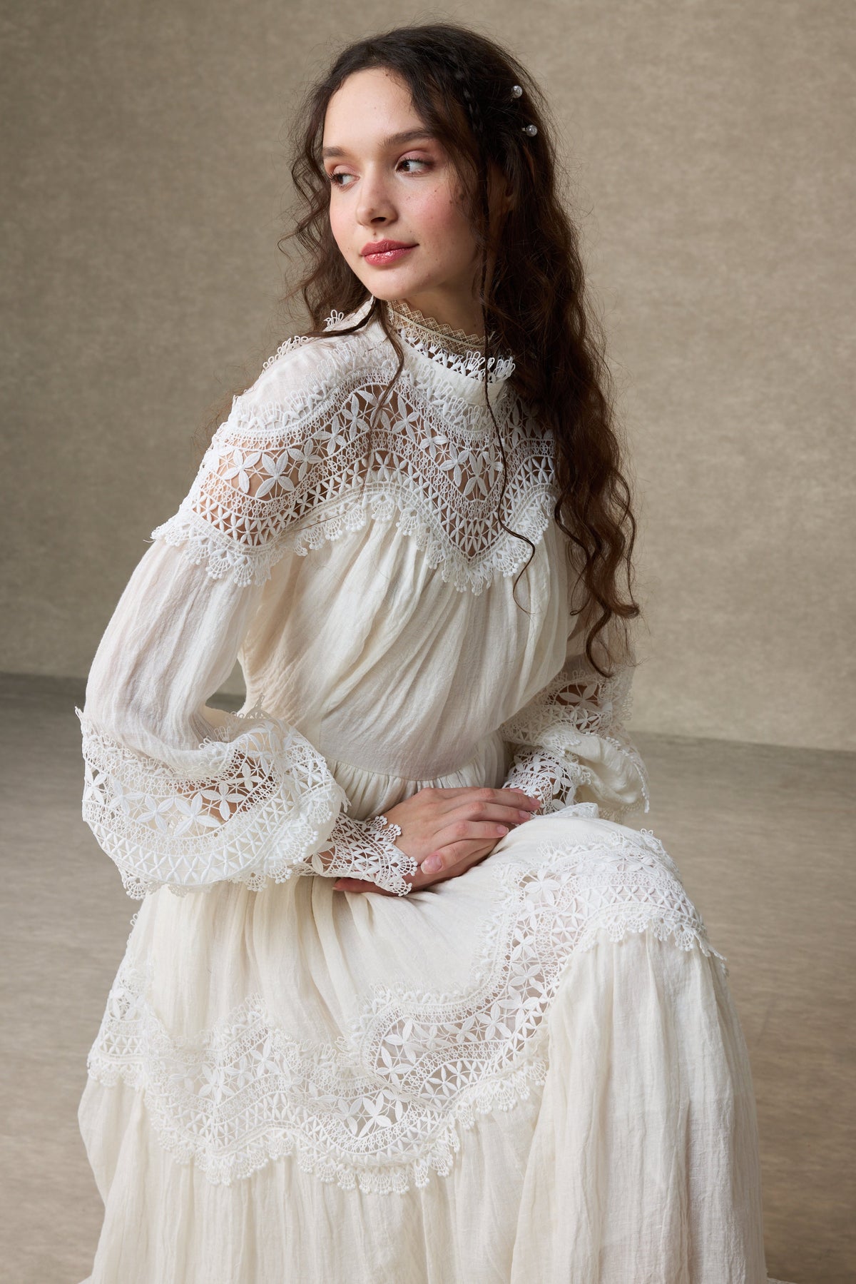 Pearlman 25 | Lace Linen Dress Gown