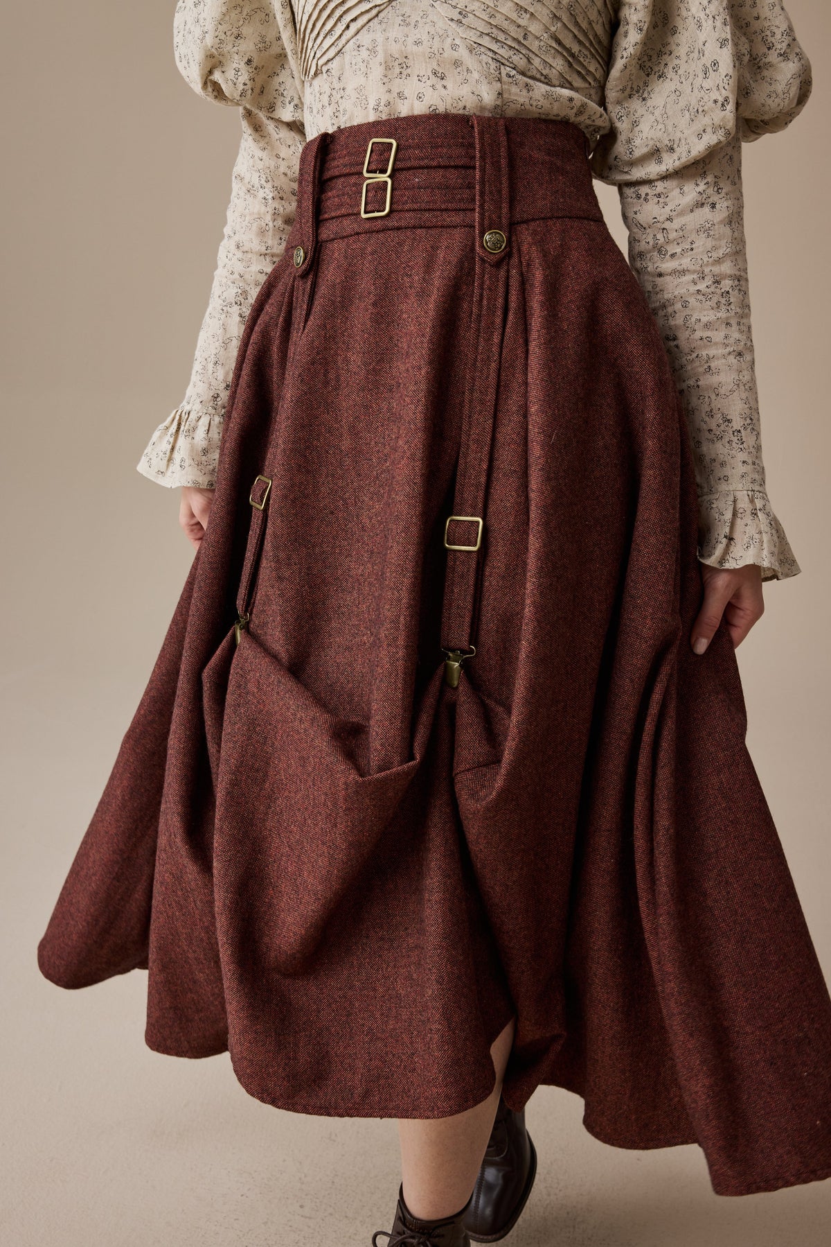Cynthia 16 | Adjustable wool skirt