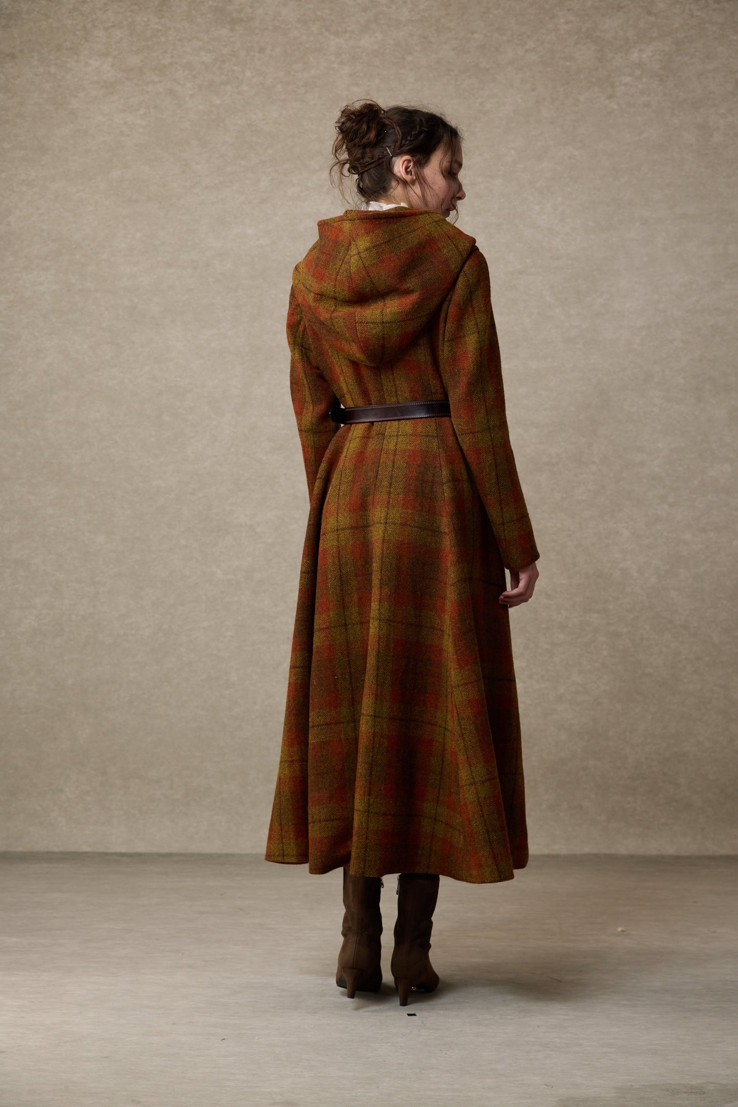 Trista 24 | 100% twill wool hooded coat