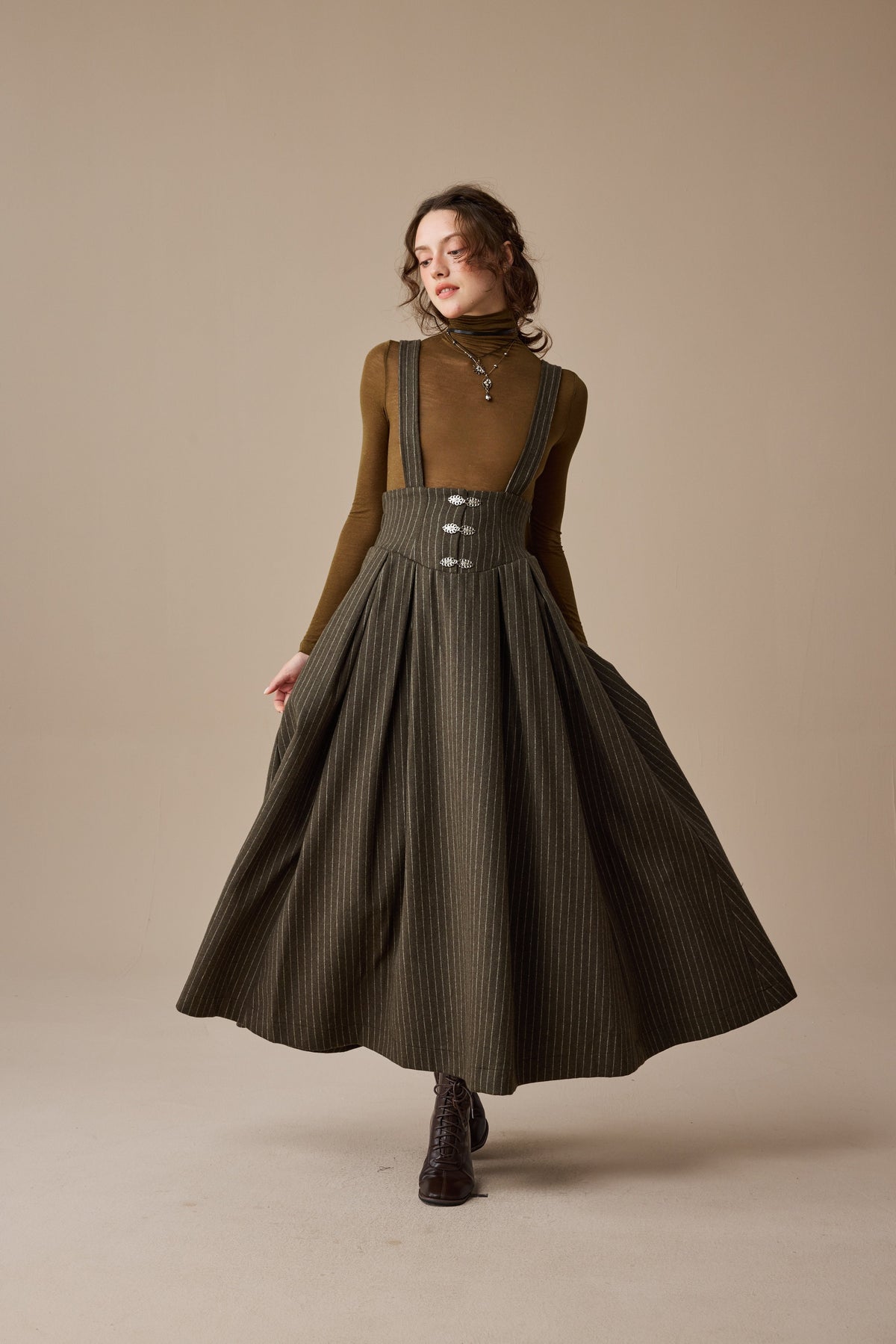 Clarise 22 |Retro Wool Skirt & Cape (2 pieces)