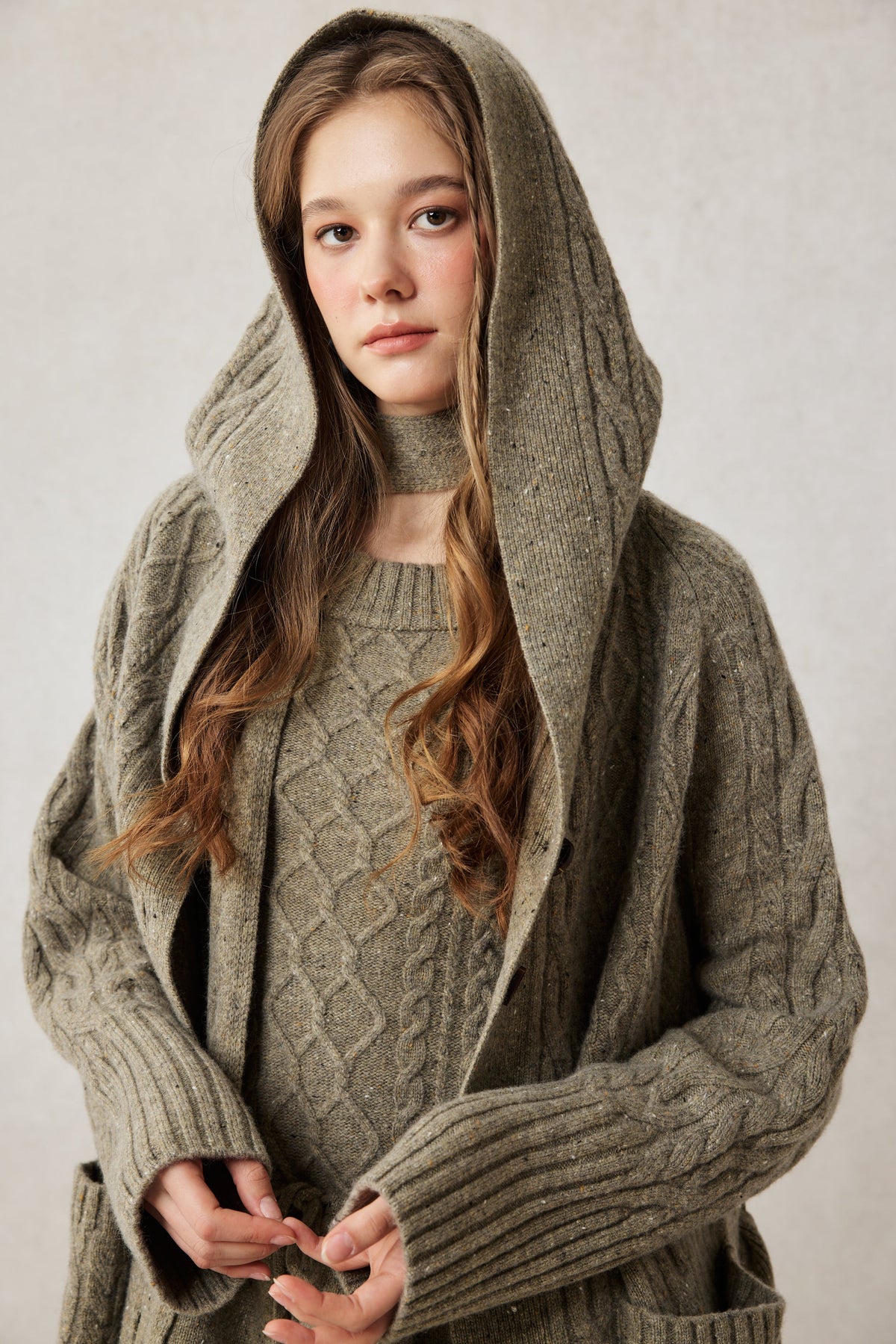 Hudson 15 | 100% wool hooded cardigan coat
