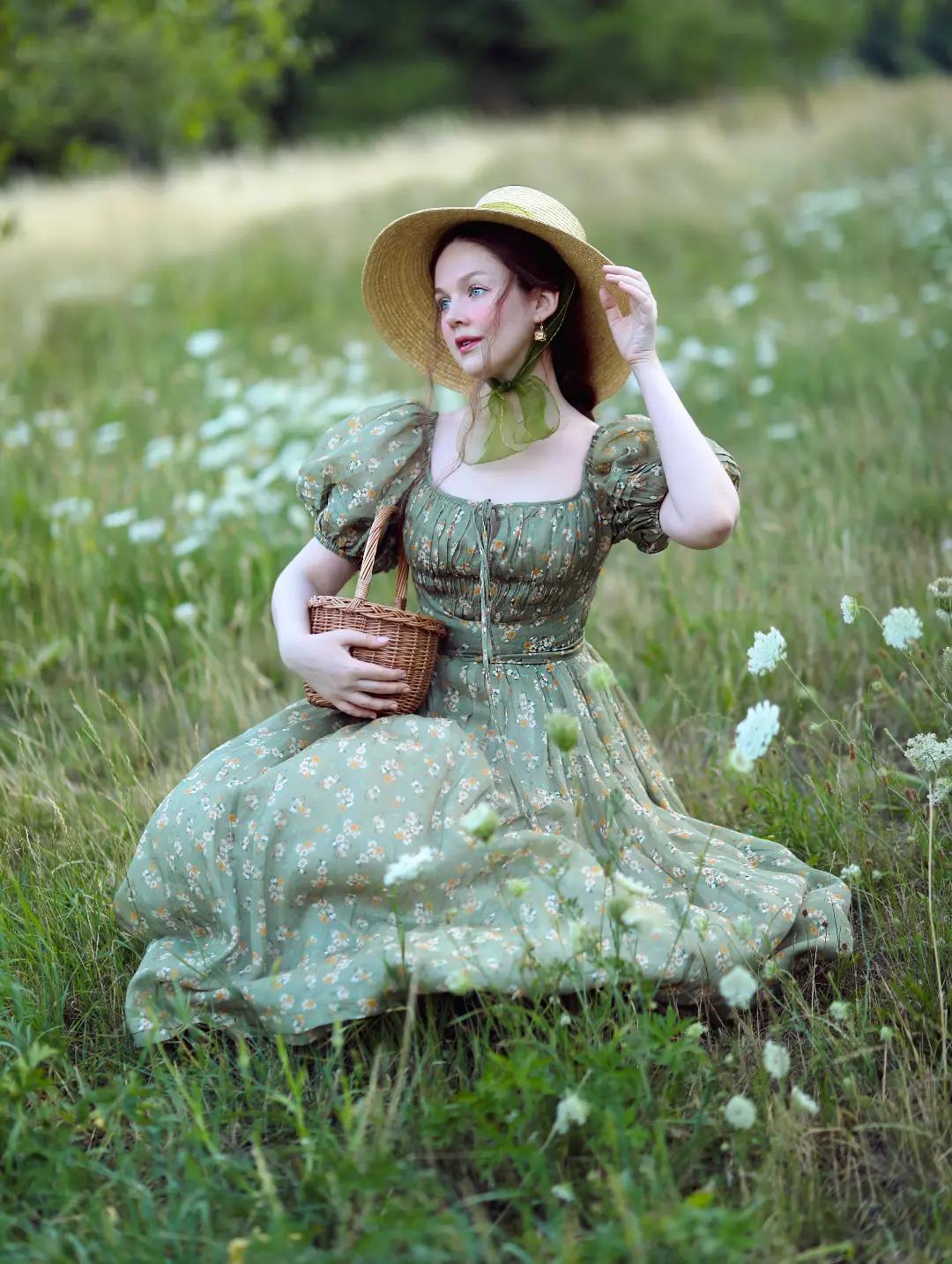 Alice 19 | Floral linen dress