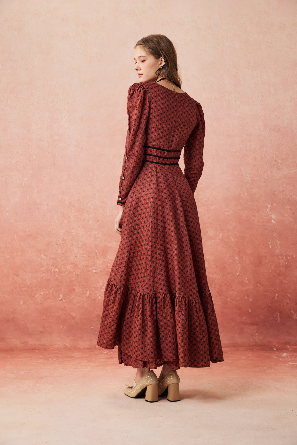 Chelse 19 |Longsleeved Linen Dress Gown