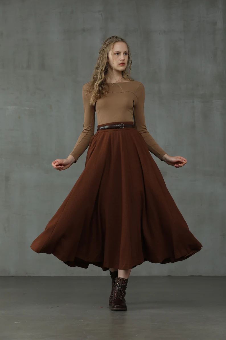 The Soft Lawn 12 | Midi Wool Skirt