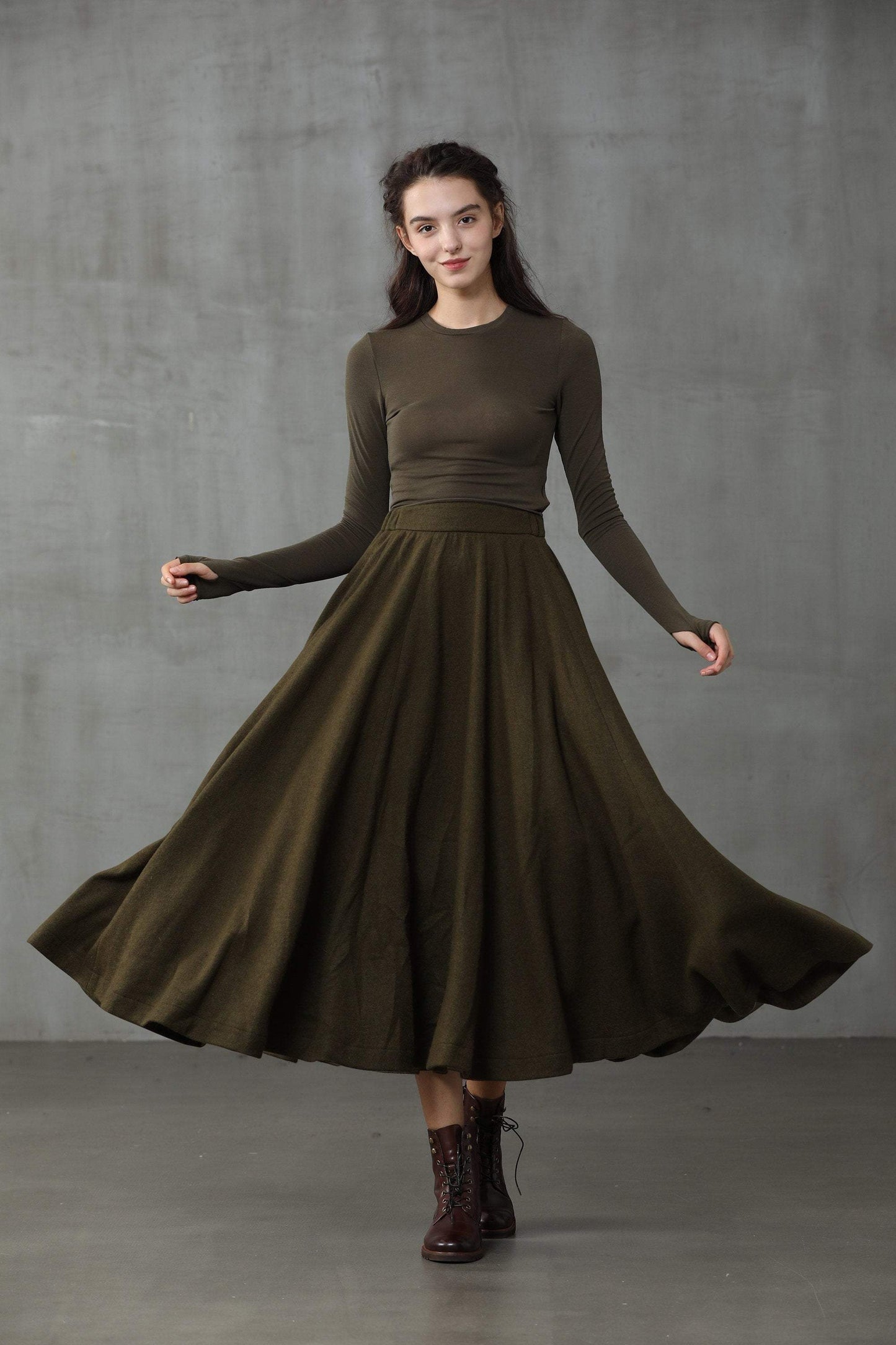 The Soft Lawn 12 | Midi Wool Skirt