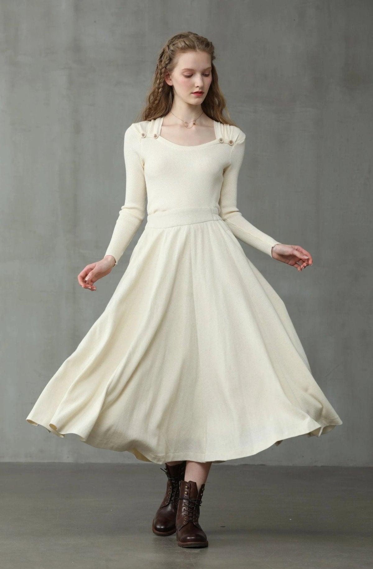 The Soft Lawn 12 | Midi Wool Skirt
