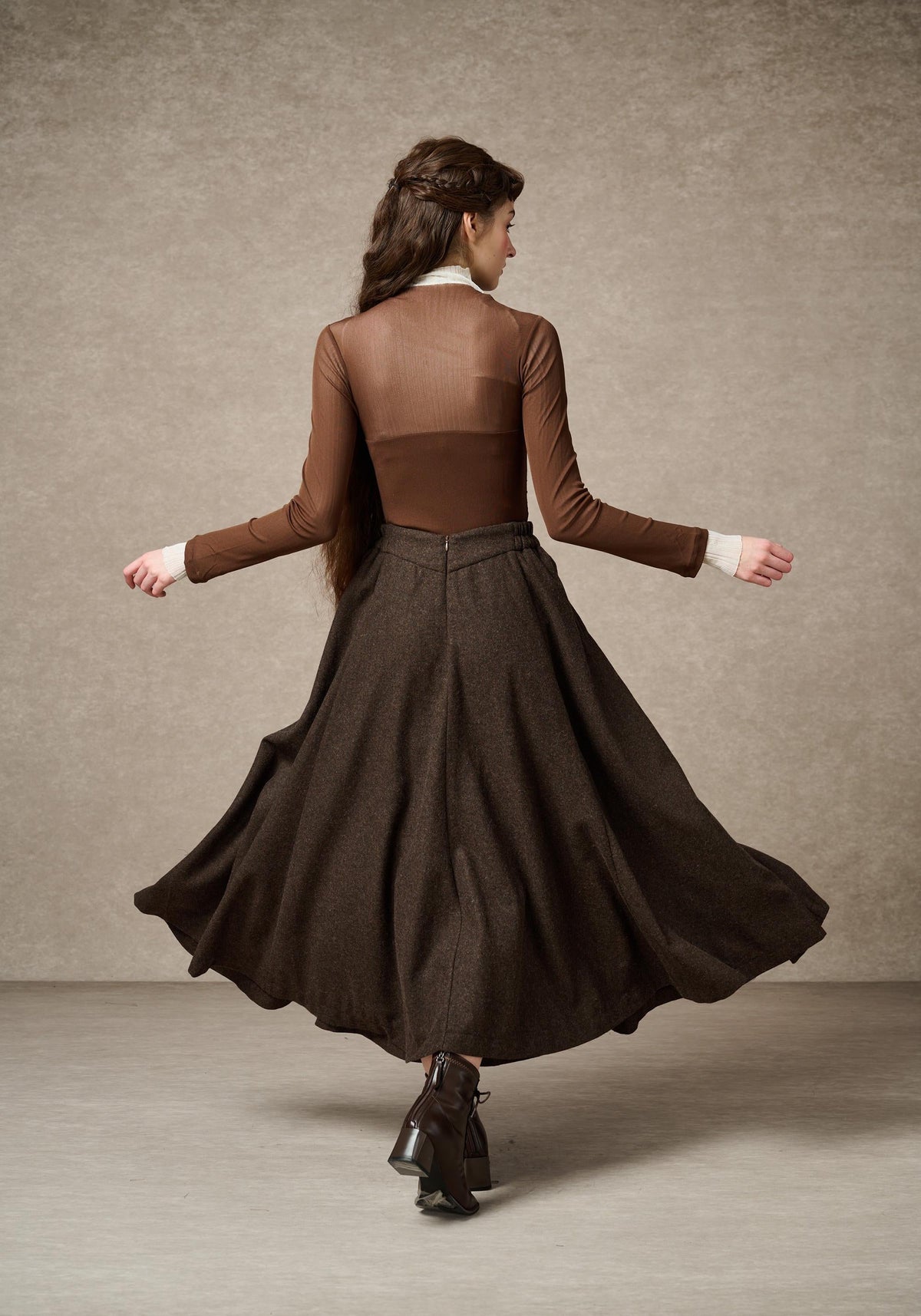 The Soft Lawn 12 | Midi Wool Skirt