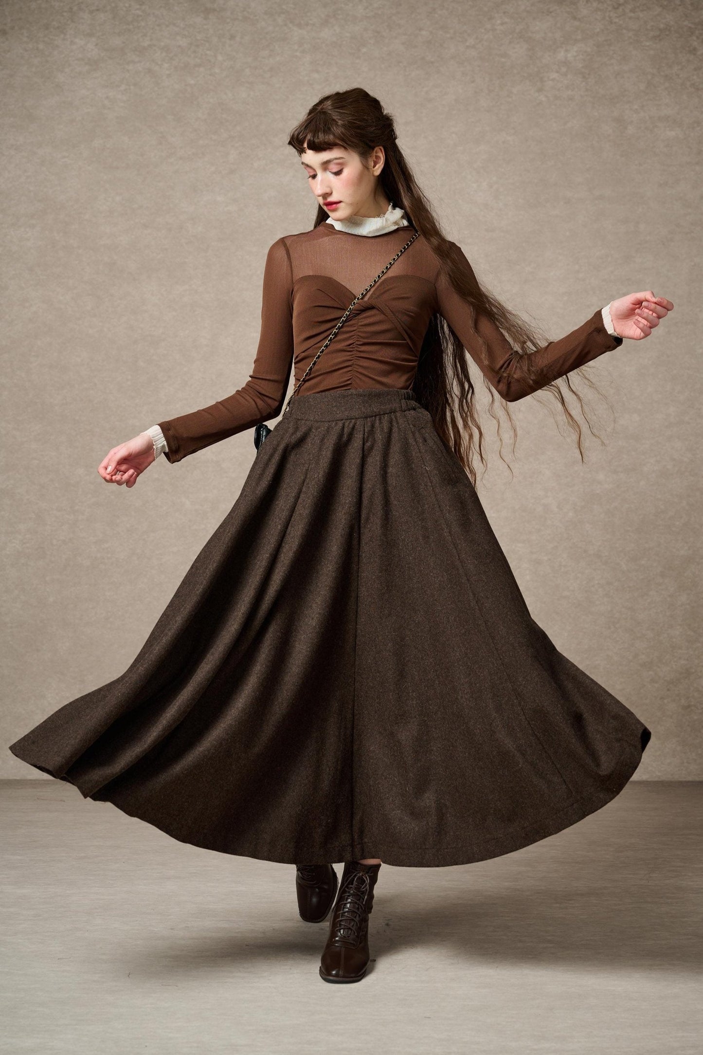 The Soft Lawn 12 | Midi Wool Skirt