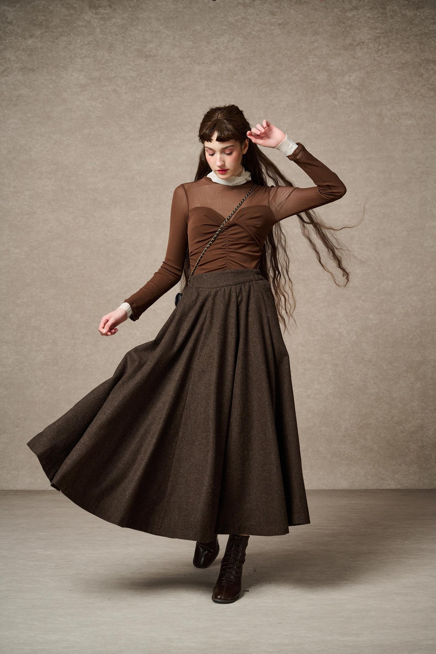 The Soft Lawn 12 | Midi Wool Skirt