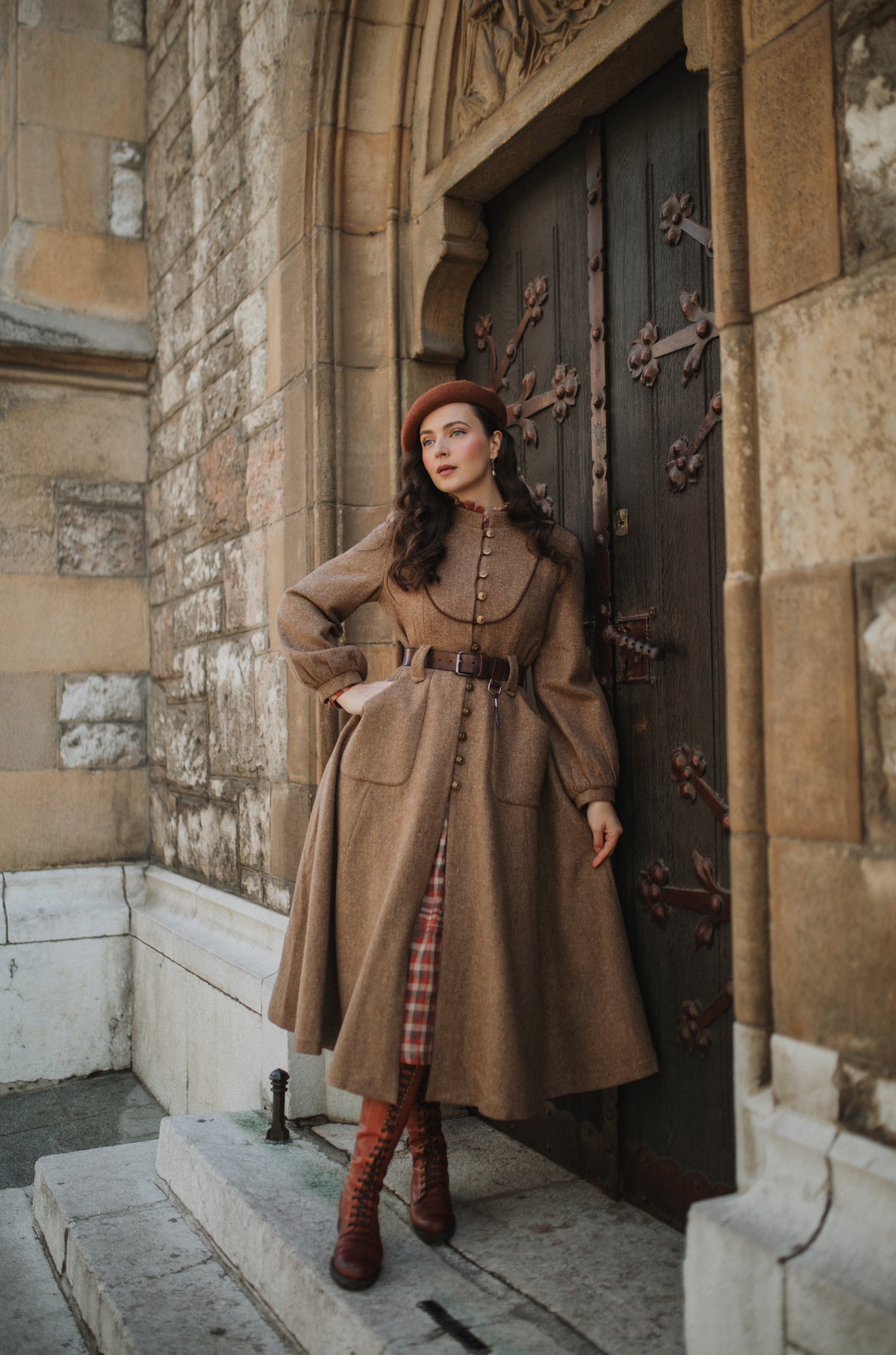 Margaret 25|100% wool buttoned down coat